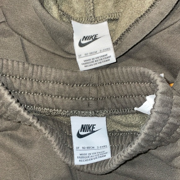 Nike set - Picture 4 of 7